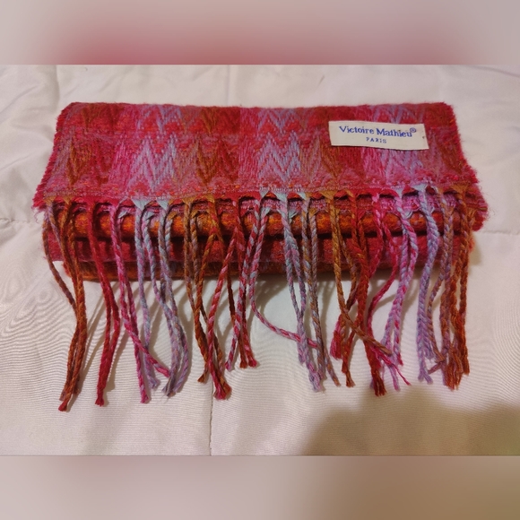 Victoire Mathieu Paris sophisticated colorful woven scarf 🧣 - Picture 10 of 15